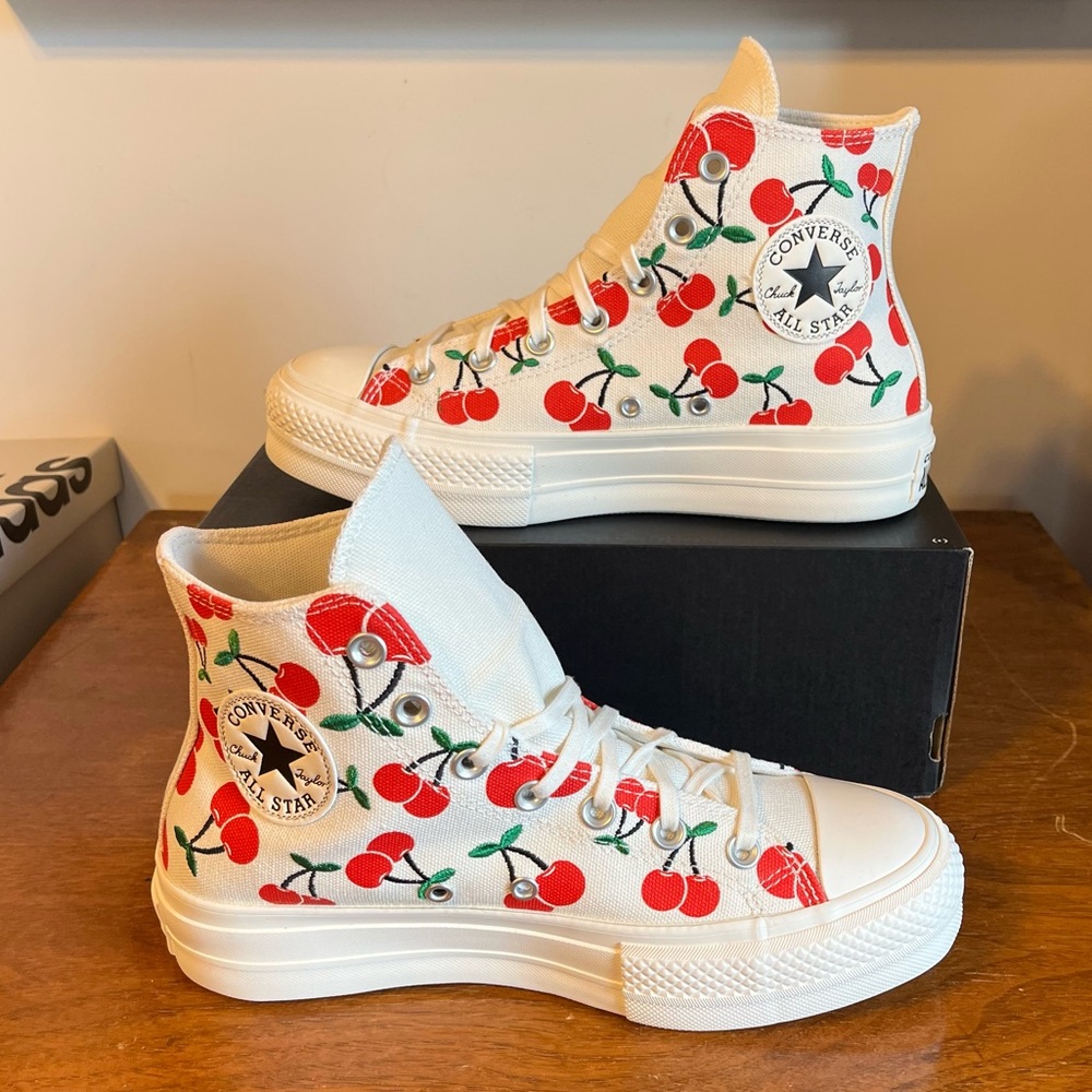 CONVERSE Women’s Chuck Taylor All Star Lift Platform Cherries Sneakers